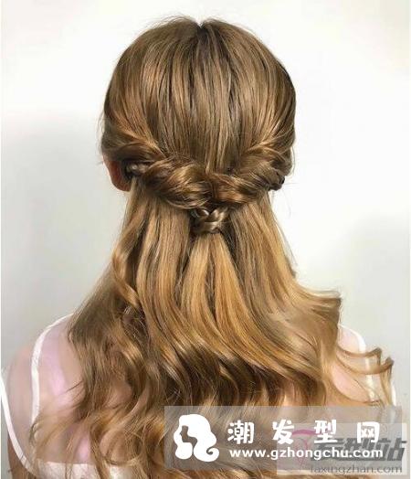 伴娘发型披肩编发 半扎编发让你魅力提升不止一点