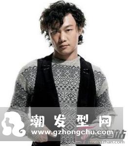 男生短发锡纸烫发 蓬松显发量潮男必备