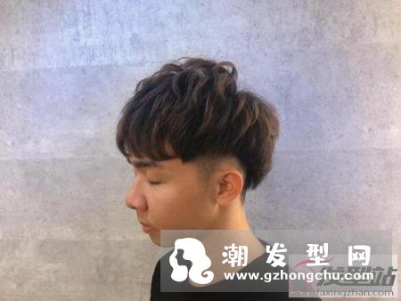今年最流行的发型男 帅气黑发造型man味喷炸