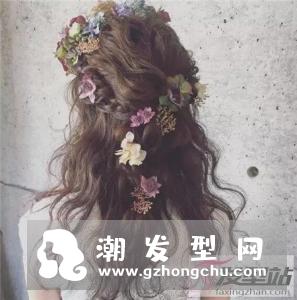 鲜花头饰新娘发型图片 浪漫程度不是一般的美