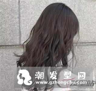 黑头发适合什么卷 最显年轻的卷发设计