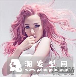 颧骨高适合什么卷发 这些卷发让脸型柔和更淑女