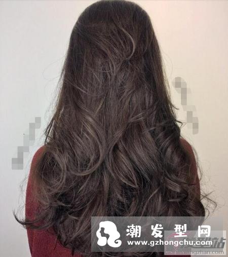 女生不可错过的外翻卷发小脸术 层次感卷发让你的脸型瞬间小一寸