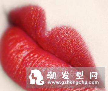美宝莲金属唇膏62号显白吗 发财色适合日常吗