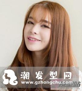 烫中长发梨花头好看吗 轻盈优雅塑造精致小脸