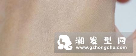 迪奥2018春季新粉底液012号试色 多少钱