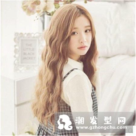 小波浪卷中长发头发图片 怎么打理
