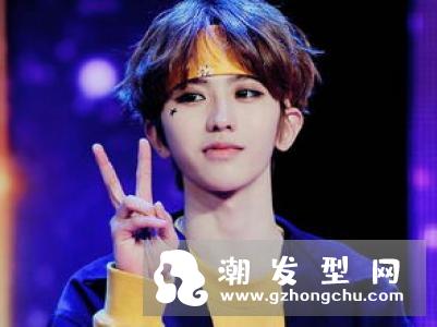 男生留什么刘海帅气 个性心形逗号刘海了解一下