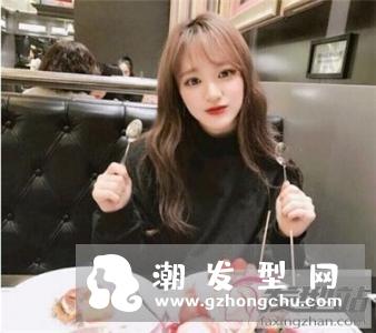 水波纹发型图片中长发 塑造的美感不会让你失望