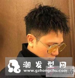 男生理什么发型好看 帅气发型散发时尚魅力