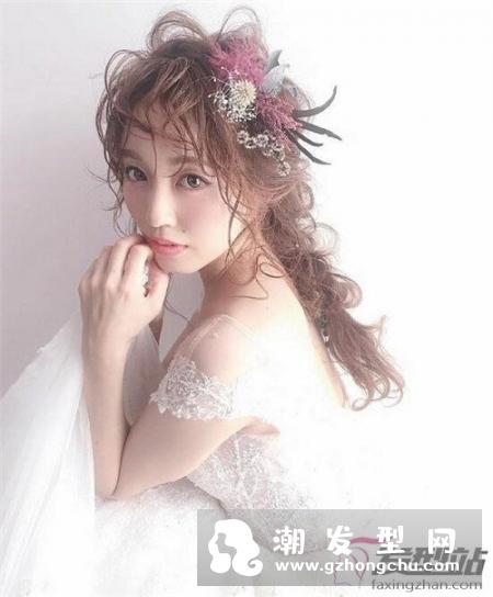 韩式婚纱照鲜花新娘发型 新娘化妆造型图片大全
