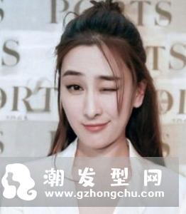 高圆圆丸子头现身伦敦 同款冲天丸子头怎么扎图解