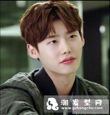 男士染什么颜色头发好看 白金、浅灰、浅啡色绝对是首选