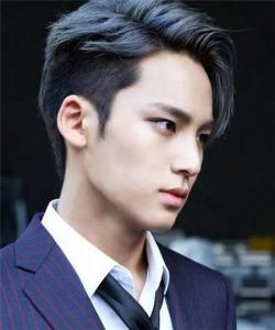 亚洲男生经典发型 两侧削短渐层undercut
