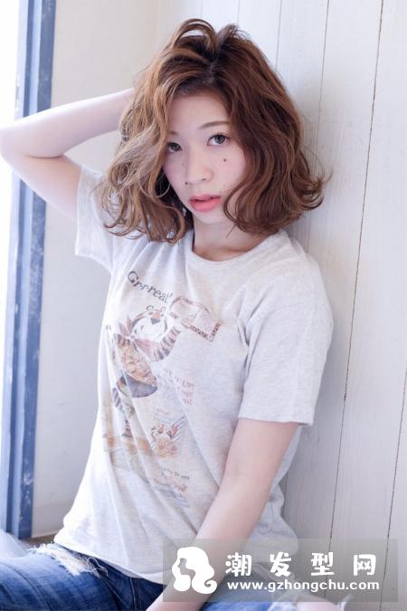 卷发怎样打理才好看 初学者也能轻松上手美丽卷发教学