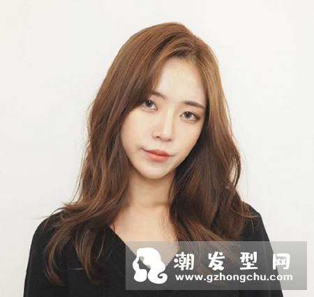 咖啡色长卷发图片 好看的发色推荐