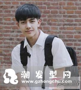 男生蘑菇头怎么剪好看 修颜呆萌年轻好几岁