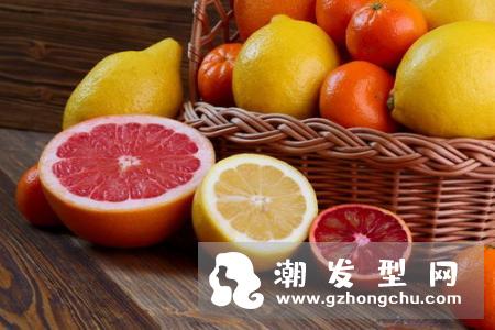 柚子皮可以用来洗头发吗 有什么好处