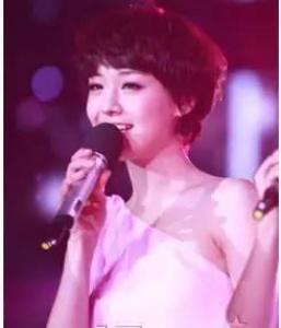 新娘中长直发发型 唯美优雅仙气逼人