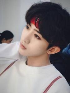 适合发带的男生发型 帅气干练运动男必备