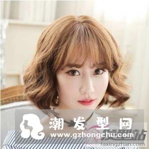 短发梨花头怎么弄好看 蓬松发尾展现妩媚淑女范