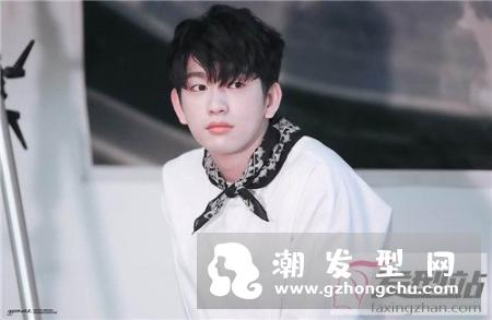 高中生男生适合什么发型 清爽短发帅气利落塑造校园男神