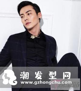 男生简约黑色短发 不染发照样帅气有型