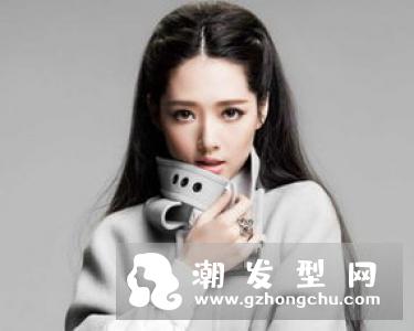 你理想的婚礼造型会选择什么？宋慧乔的盘发,林心如的编发还是披肩长发