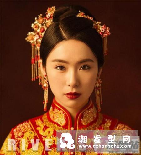 2020年新娘妆发流行趋势 中式轻奢复古新娘造型
