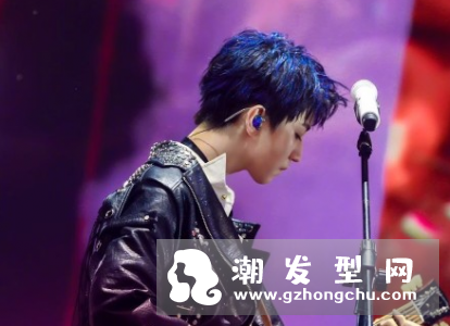 王俊凯蓝色头发是什么样的 蓝色头发图片来袭