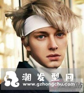 男生二次元短发发型 个性酷炫堪比动漫帅哥