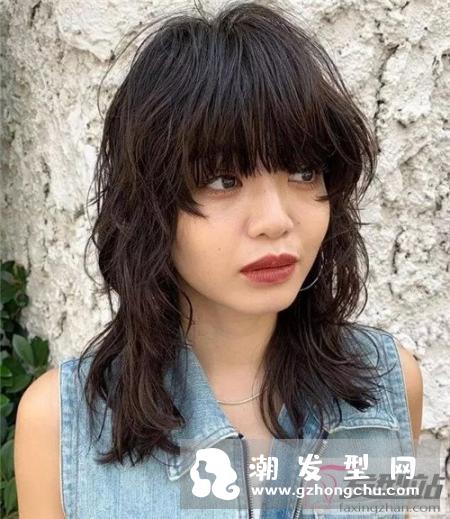 发量少适合什么发型  上短下长层次感显丰盈