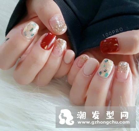 新年弄什么美甲好看 红色适合手黑的人吗