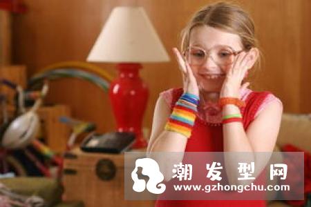 散粉涂脸上一坨一坨的怎么办 用英文怎么说