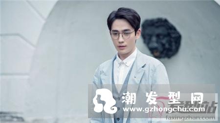 男生圆脸适合什么发型 时尚男发精致修颜又潮搭