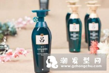 油性头发用什么洗发水好 吃什么对头发好