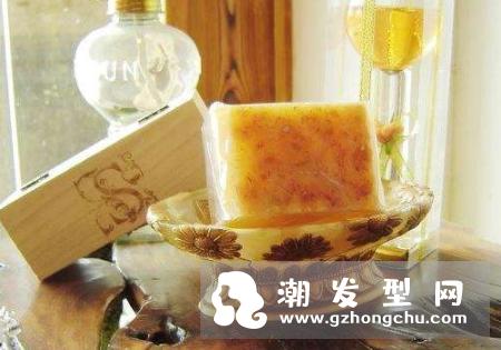 菠丹妮哪个产品好用 回春霜怎么用