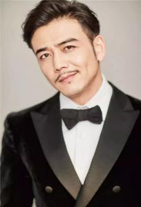 适合留胡子的男生发型 man味魅力值飙升