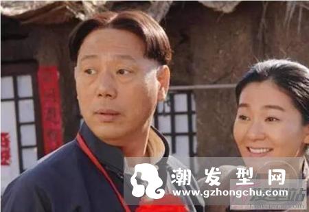 男士中分发型打理教学 男生蓬松中分发型这样弄最好看