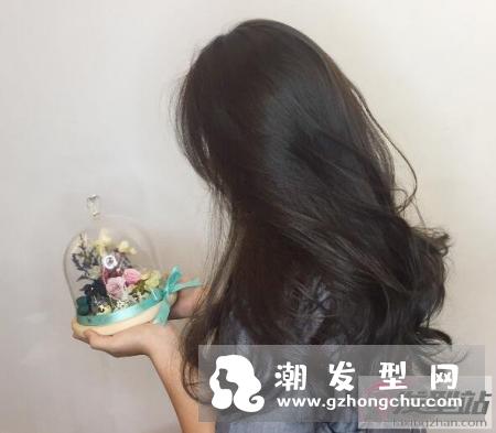 女人味十足的卷发发型 云朵般蓬蓬棉花糖卷度甜美又浪漫