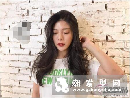 发尾纹理烫女生最爱款 就要这种电棒卷度！