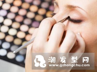 nyx16色眼影真假对比图片 遮瑕盘用什么刷子