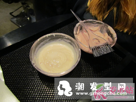 漂染头发怎么护理？漂染头发分叉干燥怎么办