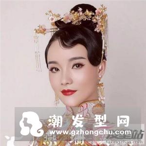 中式新娘盘发和韩式新娘盘发哪个好看 不同风格盘发打造不一样的美感
