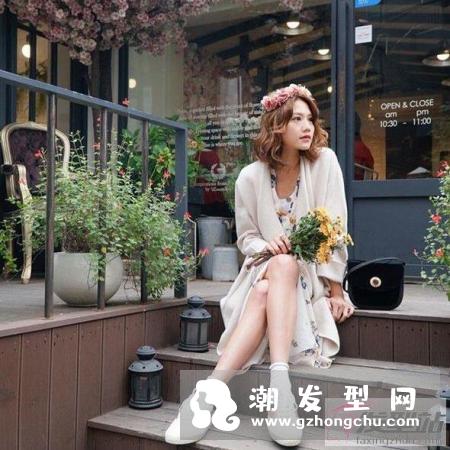 胖圆脸女生卷发怎么打理好看 学学周秀娜卷发造型有多种玩法