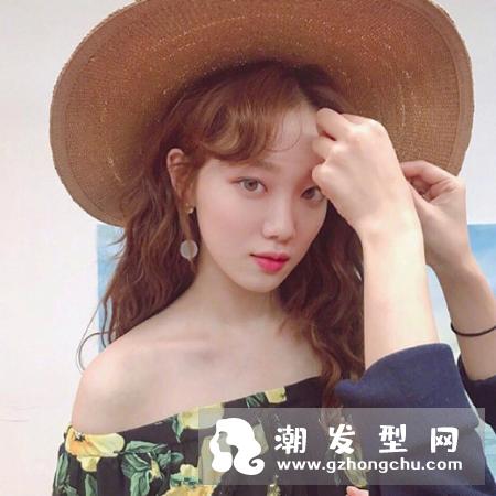中长发适合什么卷发 韩式中长发卷发图片来袭