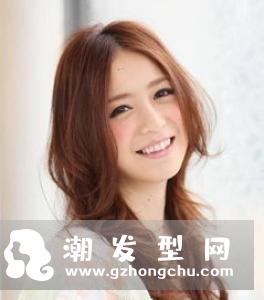 长发新娘盘发发型 花苞头一样能压住气场