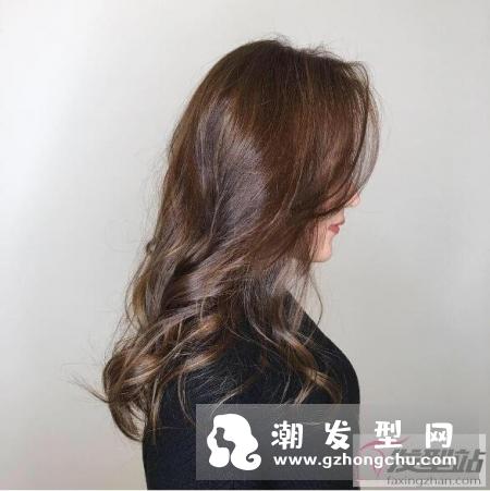 漫画真实版浪漫长发卷发发型 经典飘逸长卷发最有女神风范