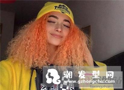 爆炸泰迪卷发型 蓬松有型也时髦