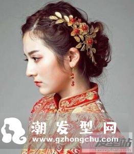 穿秀禾服如何选发型 盘发演绎中式复古风